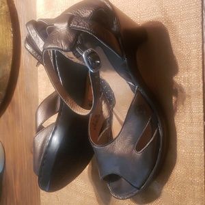 Born Womens 8 Heels / Sandals Brown Leather Adjustable Buckle Strap Shoes